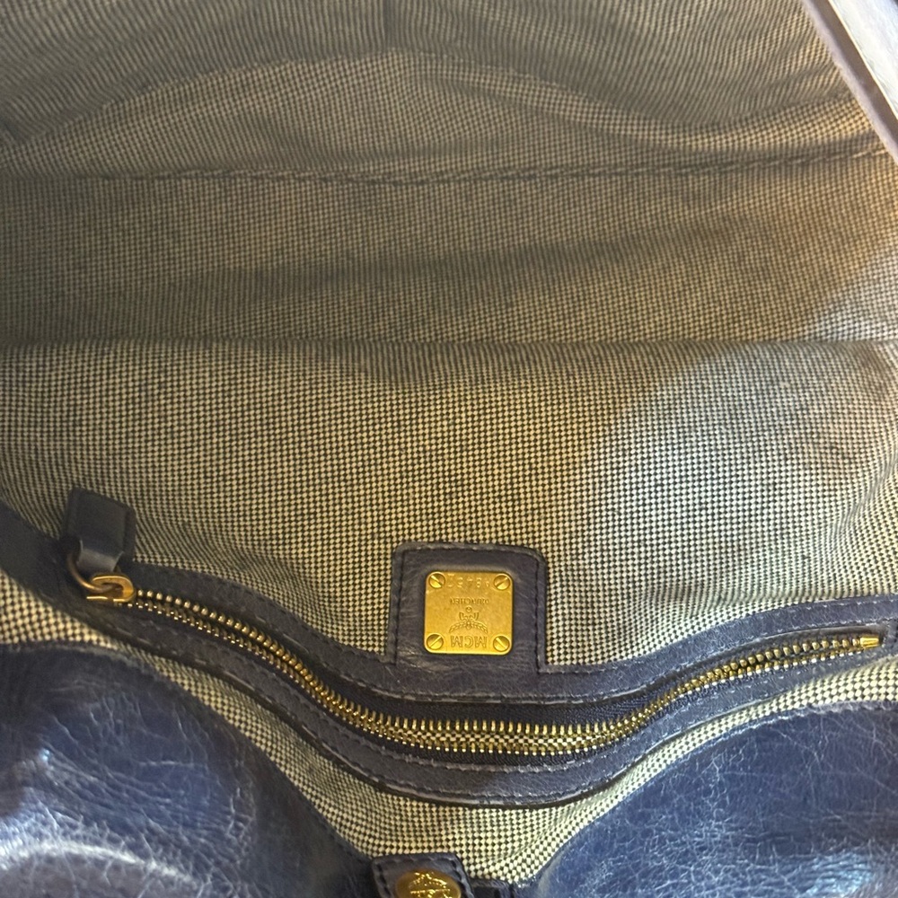 MCM BLUE DISTRESSED LEATHER SHOULDER BAG w / replacement chain strap - Picture 11 of 16